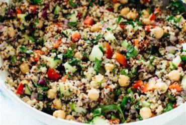 How to Make a Delicious Quinoa Salad with Chickpeas