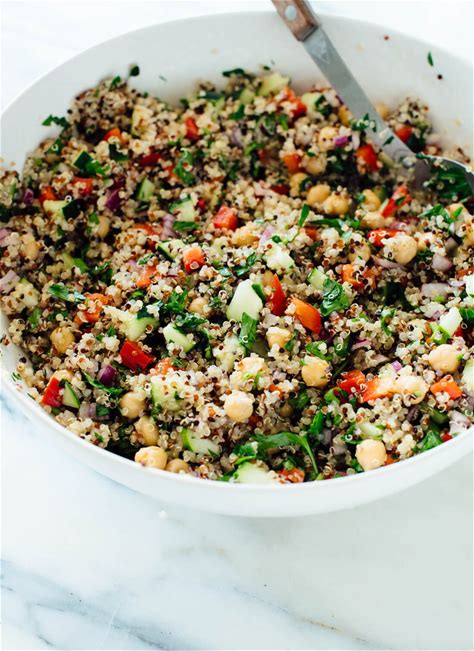 How to Make a Delicious Quinoa Salad with Chickpeas