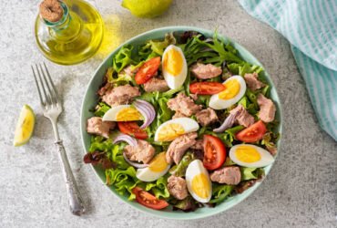 Green Salad with Eggs: A Tasty and Nutritious Summer Delight